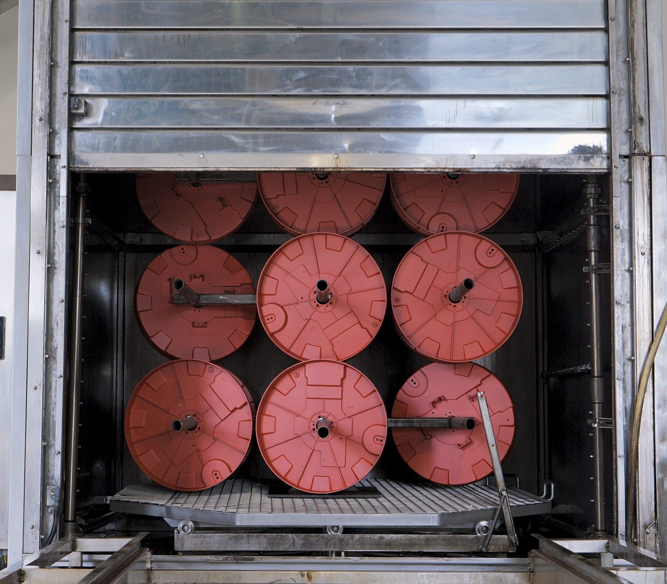 HOW TO REDUCE CHEMICAL STRIPPING TIMES: THREE HOURS IN TWENTY MINUTES 