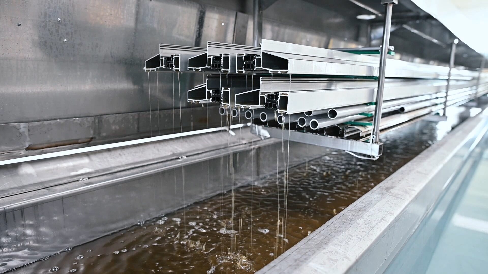 Sverniciatura dei metalli: come rimuovere la vernice dalle superfici metalliche